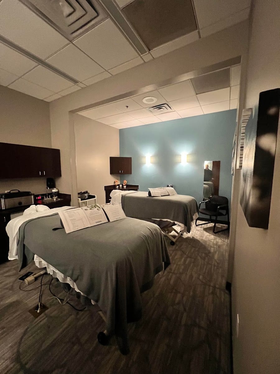 Hand & Stone Massage and Facial Spa, photo 2