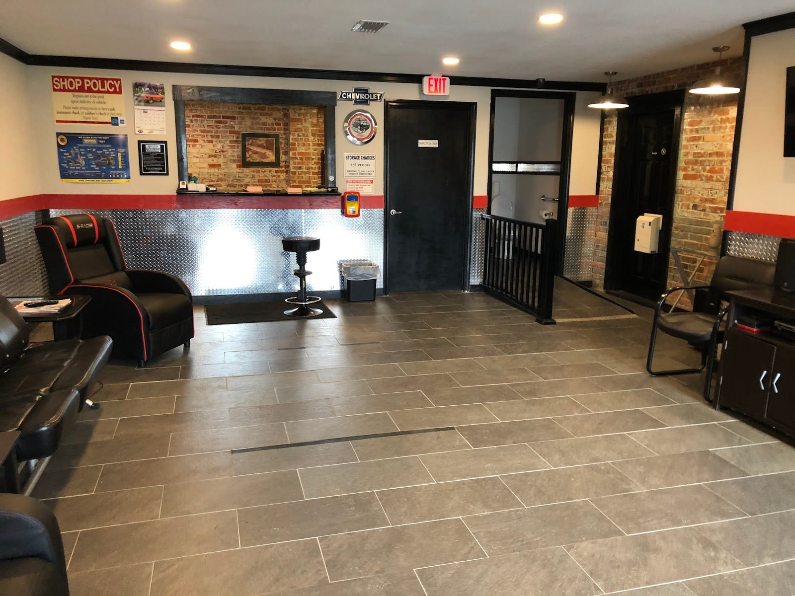 R & R Automotive, photo 3