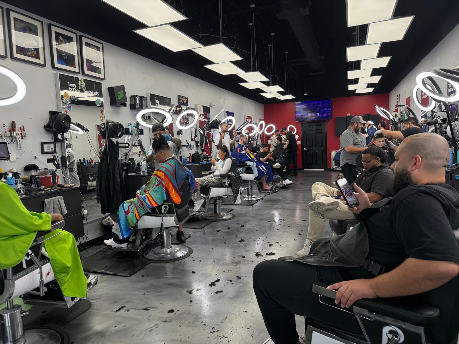 Headlines Barber Shop New Tampa