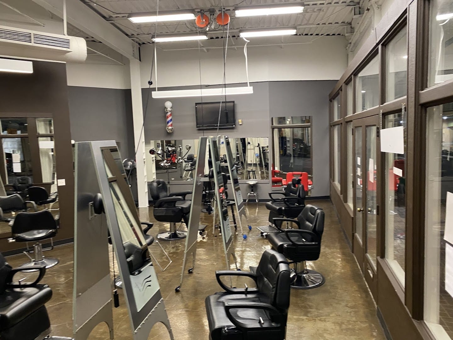 Hawaii Institute of Hair Design - Salon, photo 2