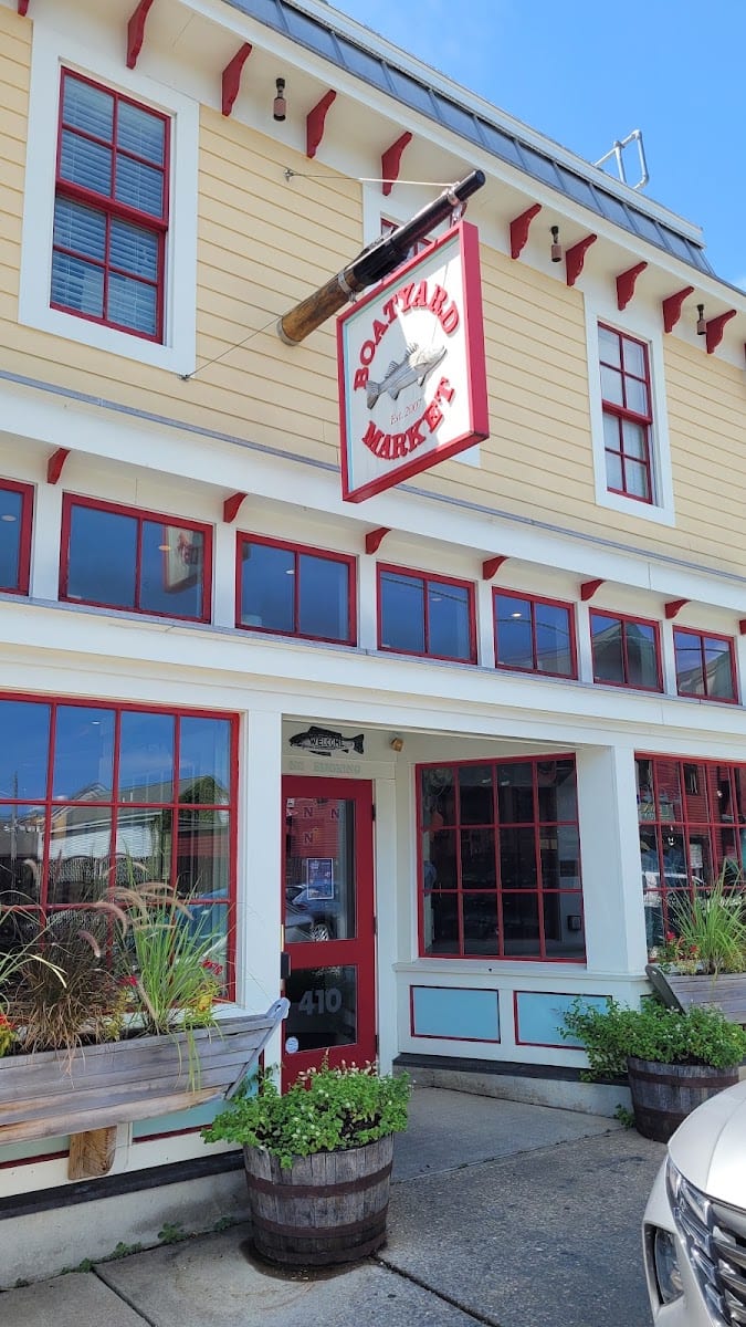 Boatyard Bar & Grill