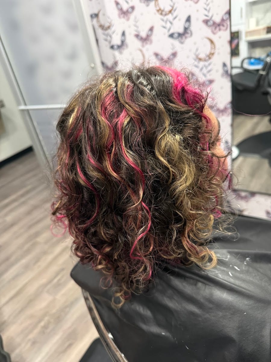 Stardust Salon (with Izzy), photo 4