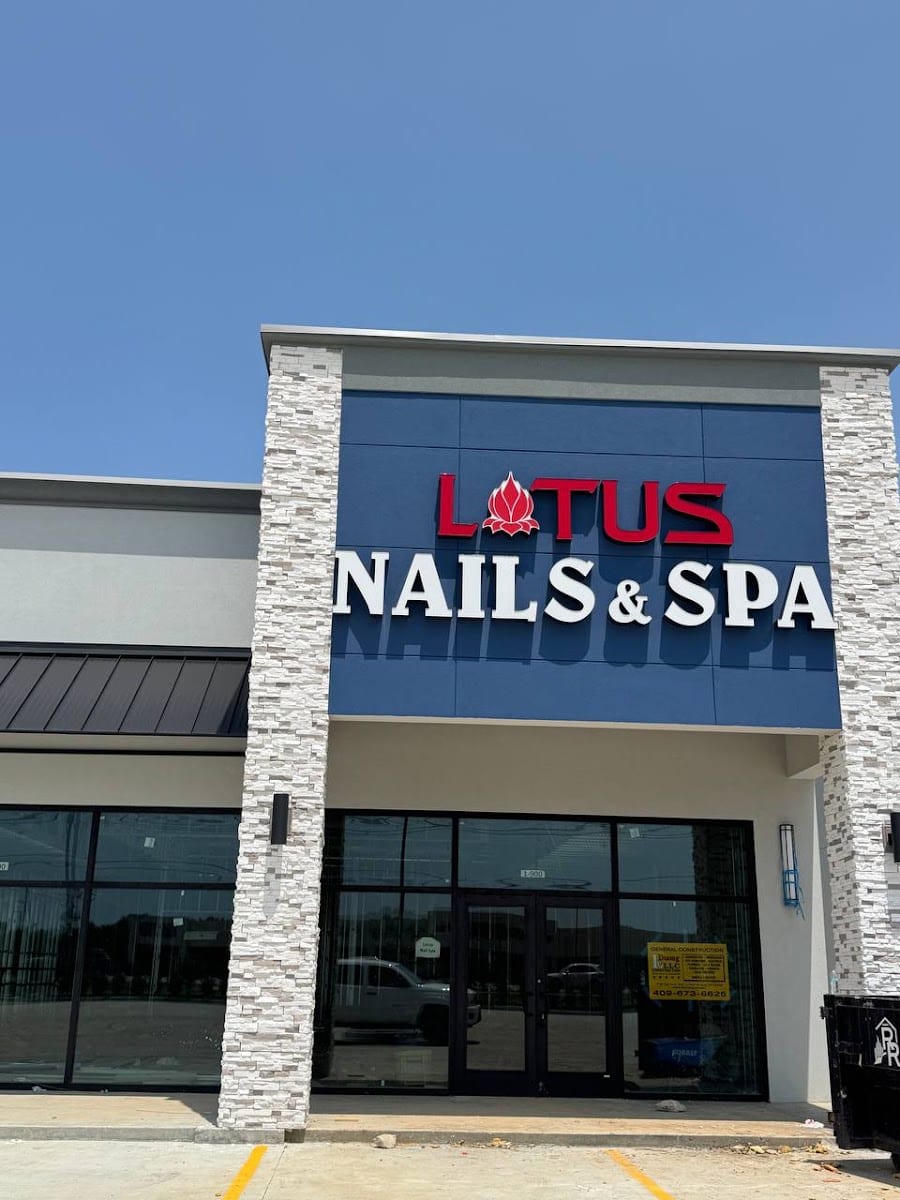 LOTUS NAILS & SPA