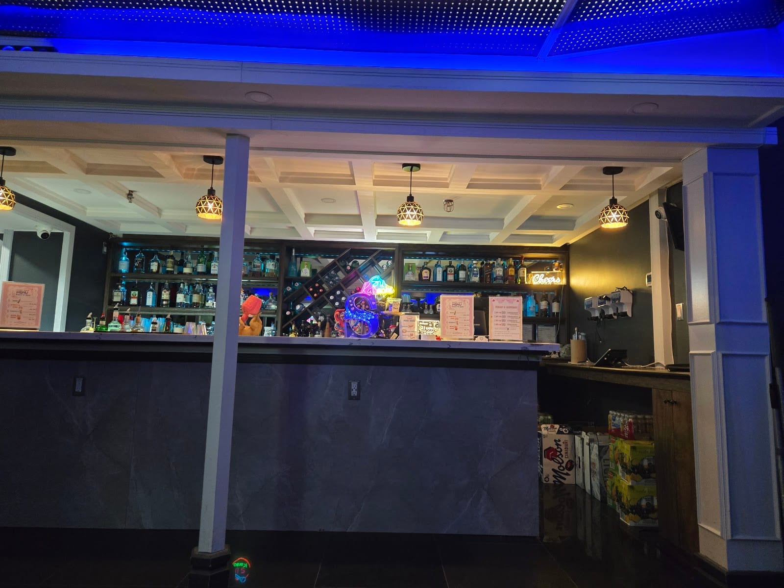 SU KARAOKE BAR