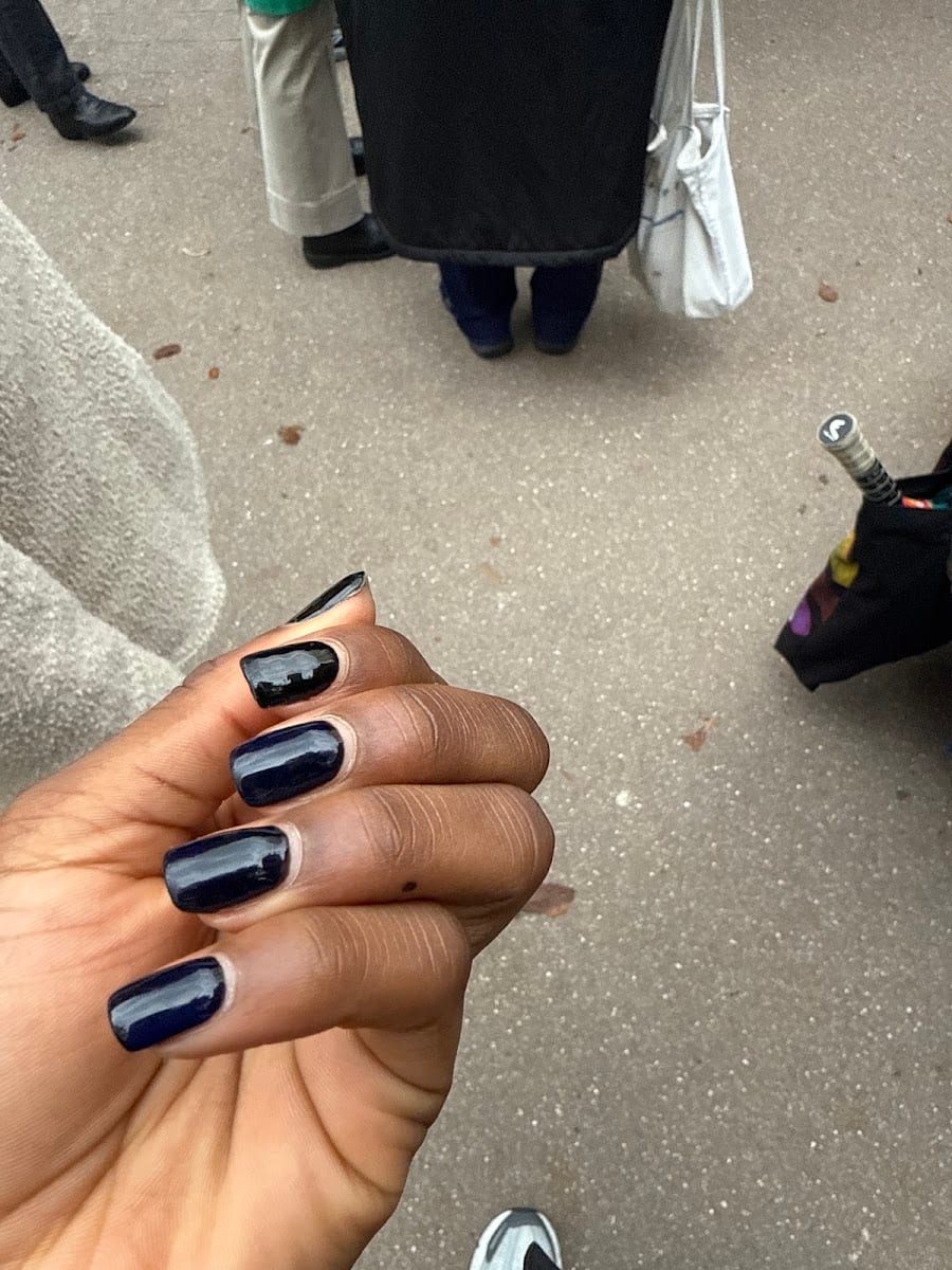 Co Em Nails, photo 4