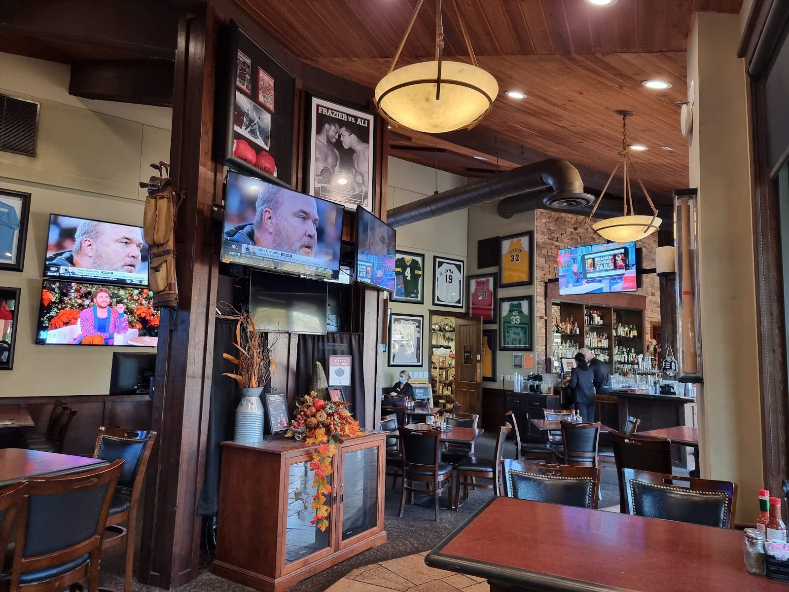 SJH Sports Bar & Grill, photo 2