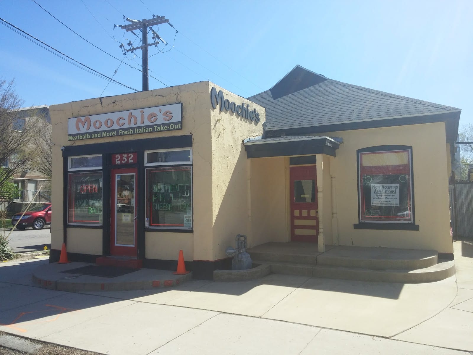 Moochie's Cheesesteaks