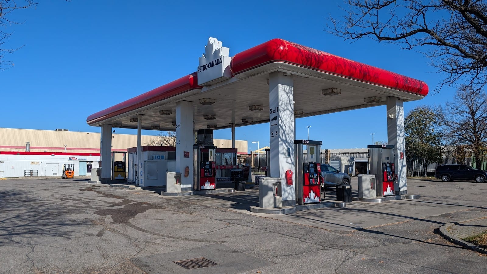 Petro-Canada & Car Wash, photo 2