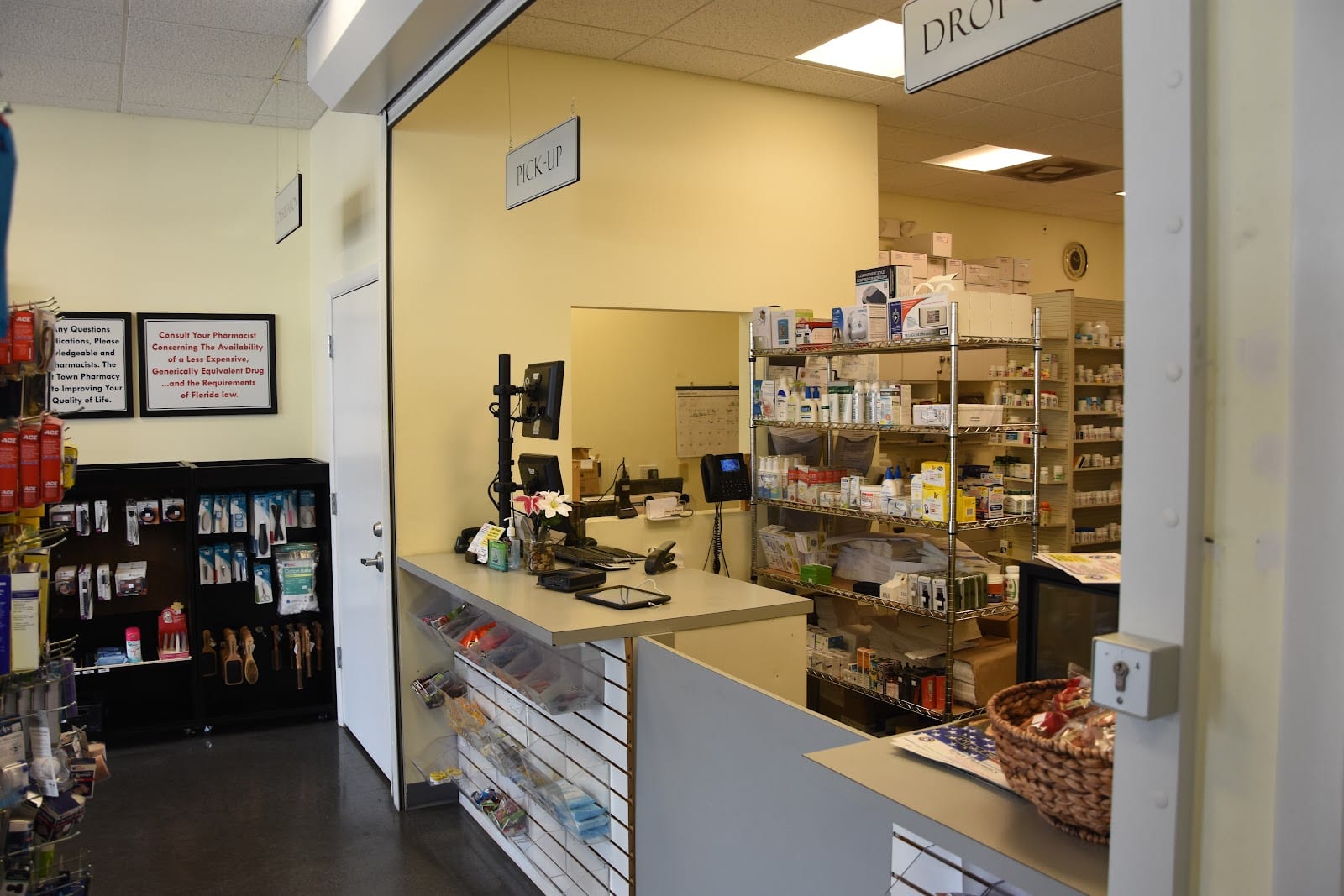 Town Pharmacy, photo 4