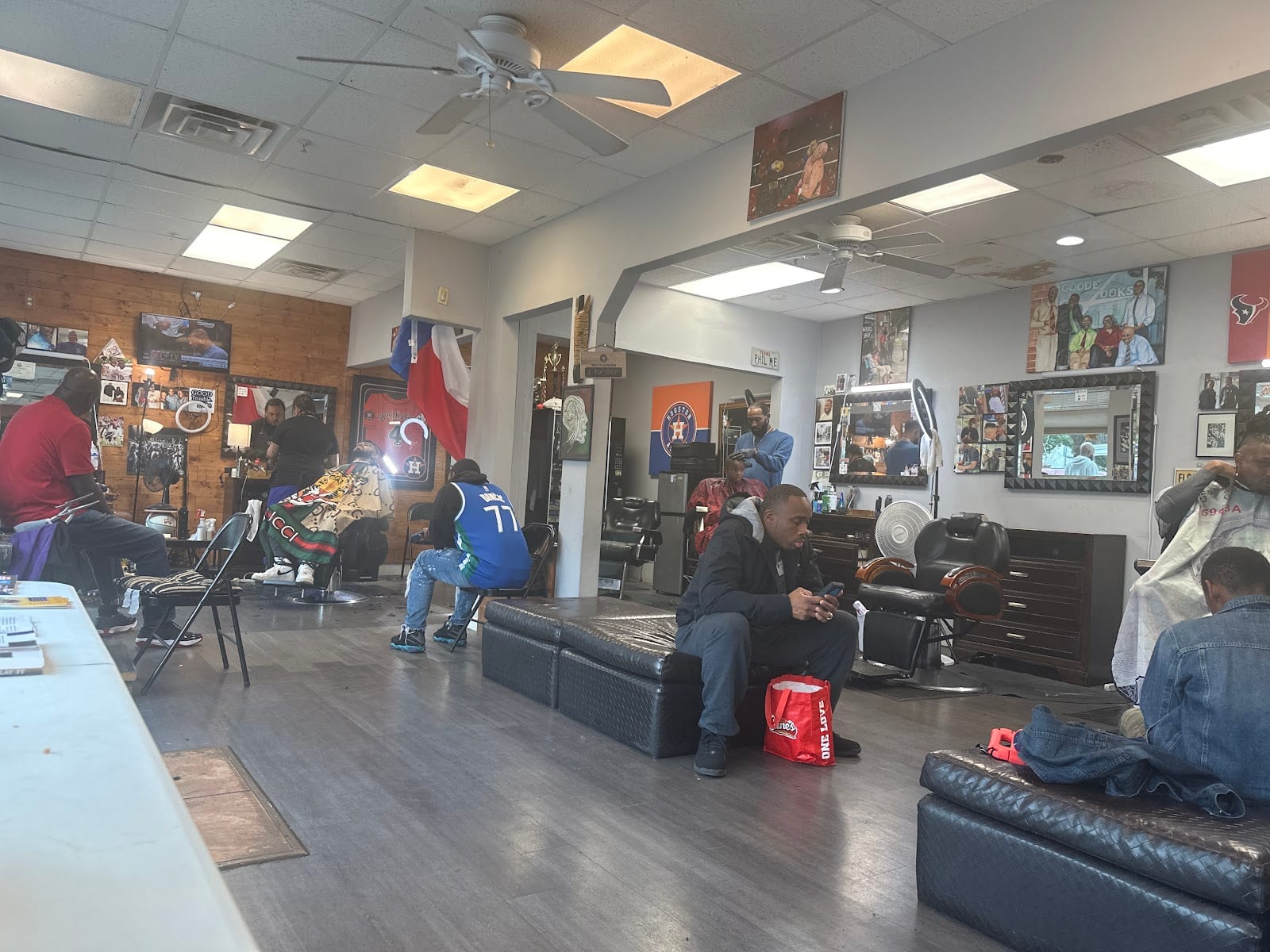 Goode Looks Barber Shop #topshoponscott