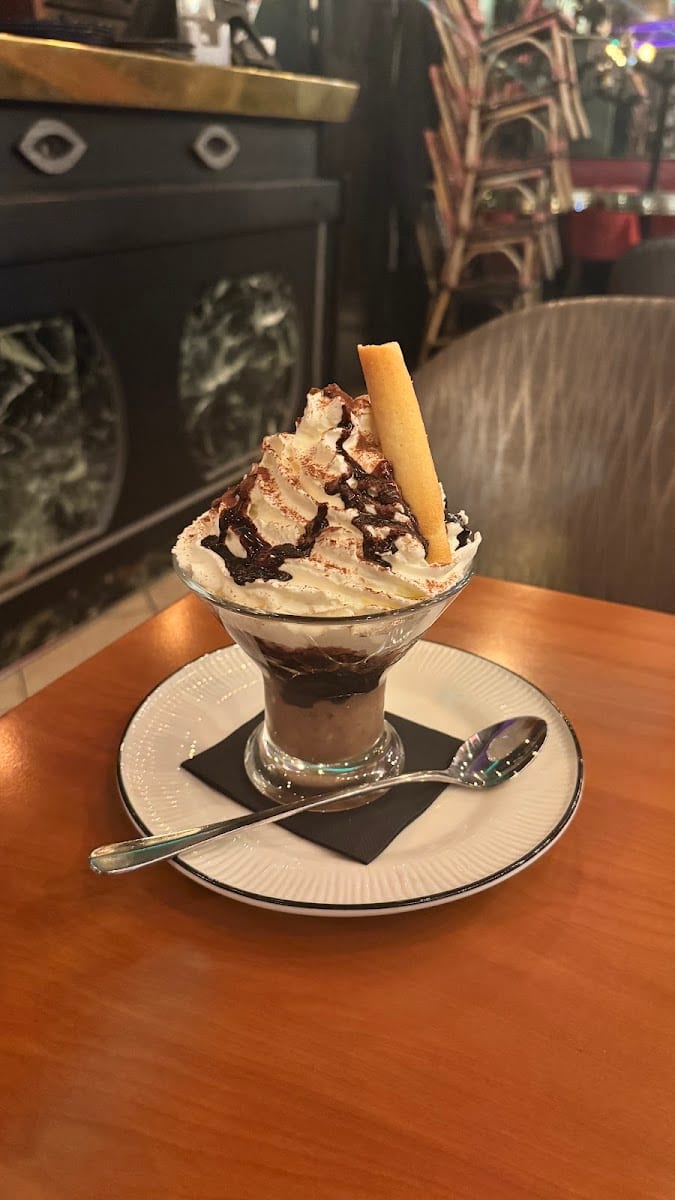 Gotham Café