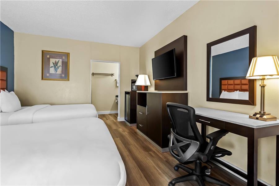 Quality Inn Tampa Airport - Cruise Port, photo 4
