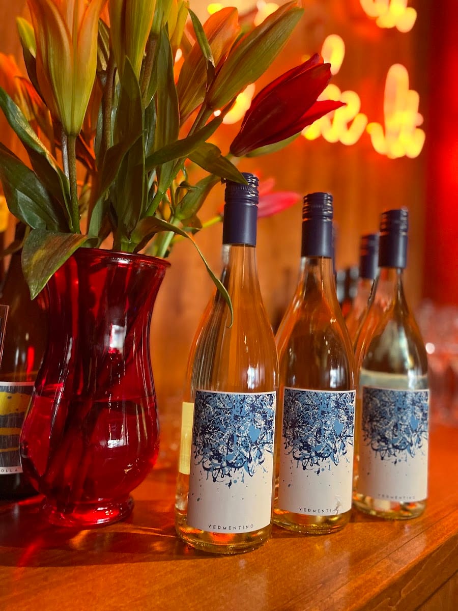 Benevolent Neglect Wines, photo 2