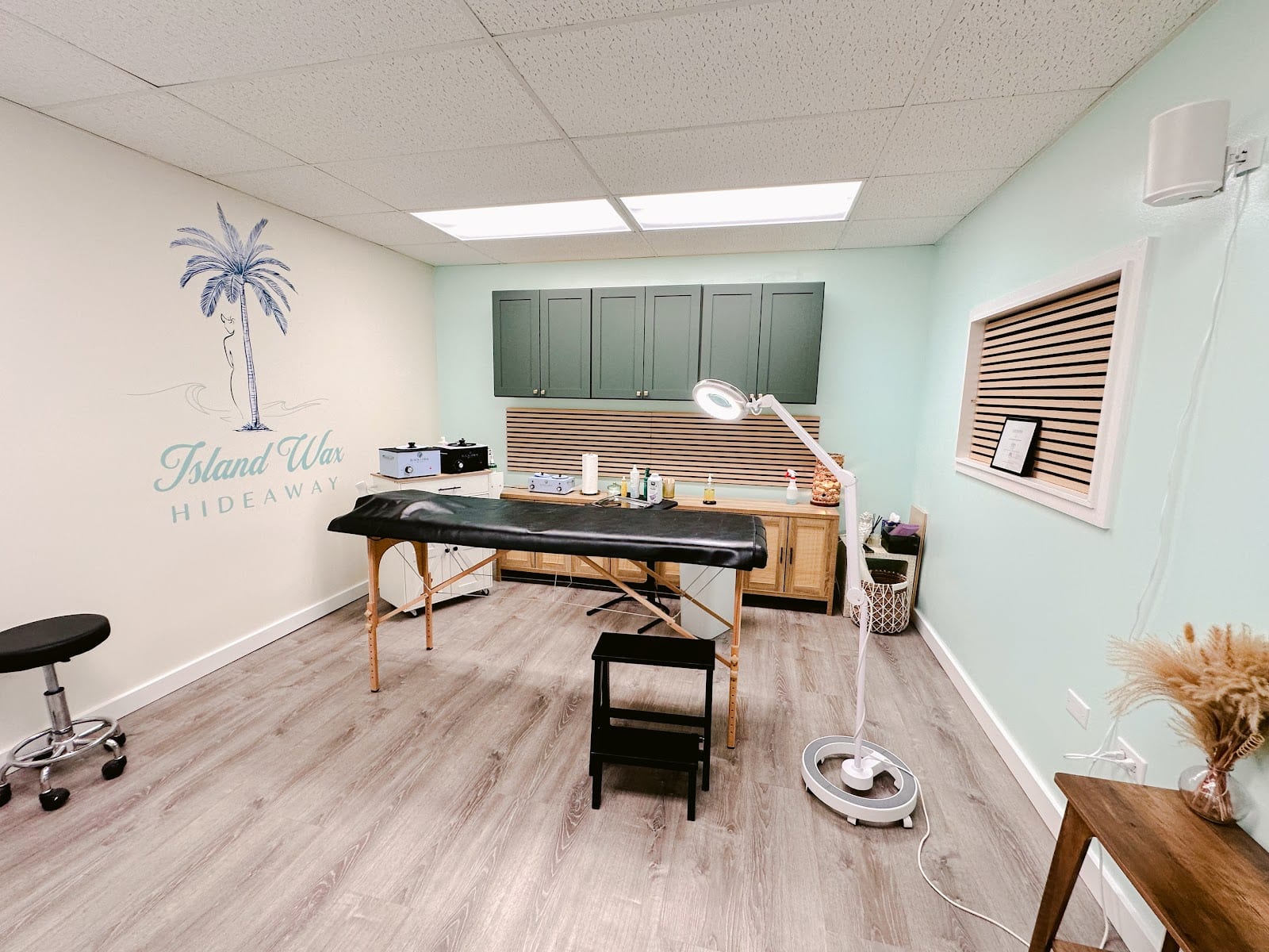 Island Wax Hideaway