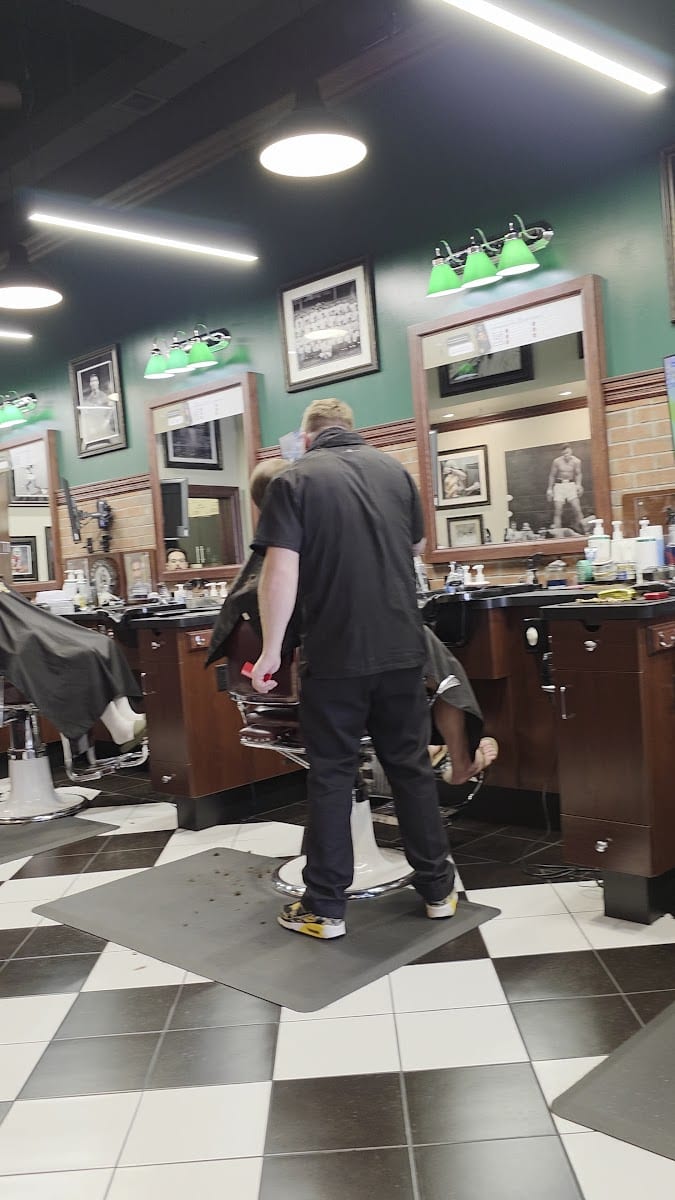 V's Barbershop - Old Spanish Trail Crossing, photo 3