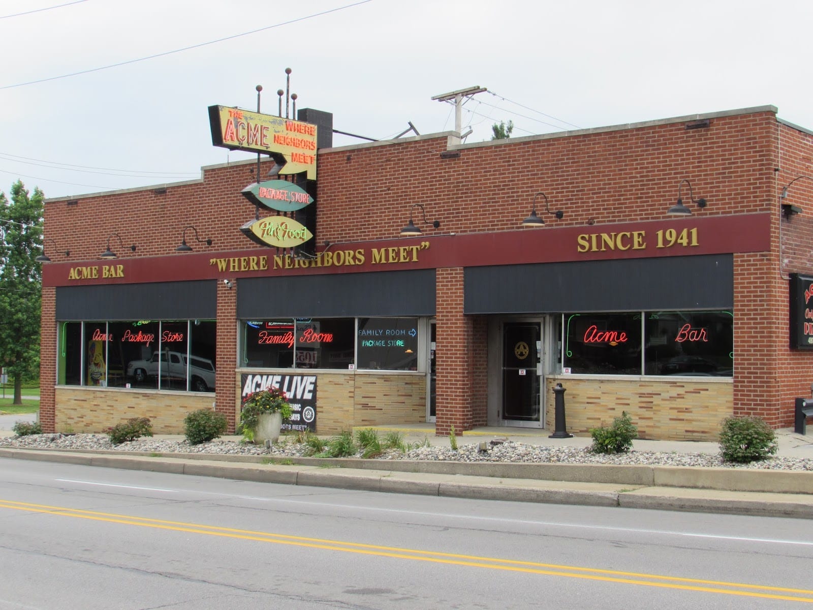 Acme Bar & Grill, photo 2