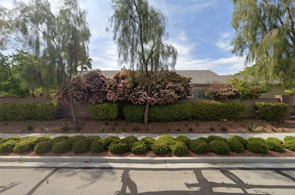Stunning 1 Story, 3 Bdr W gym w peloton basic dumbells, massage room, Pool & Spa