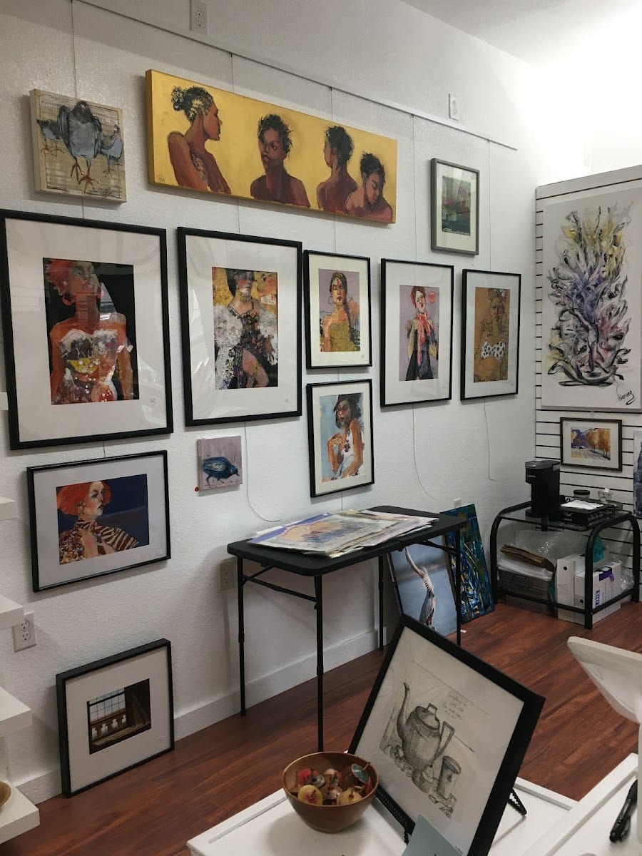 Spring Cottage Gallery, photo 3