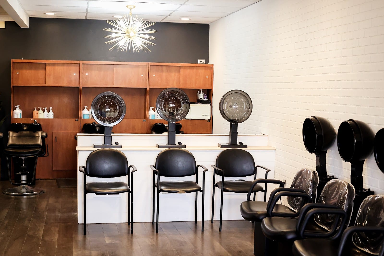 The Artist Group Salon, photo 3