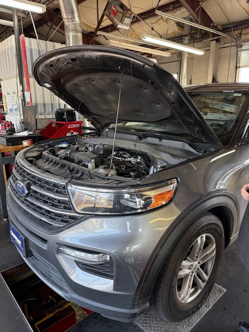 Strickland Brothers 10 Minute Oil Change, photo 4