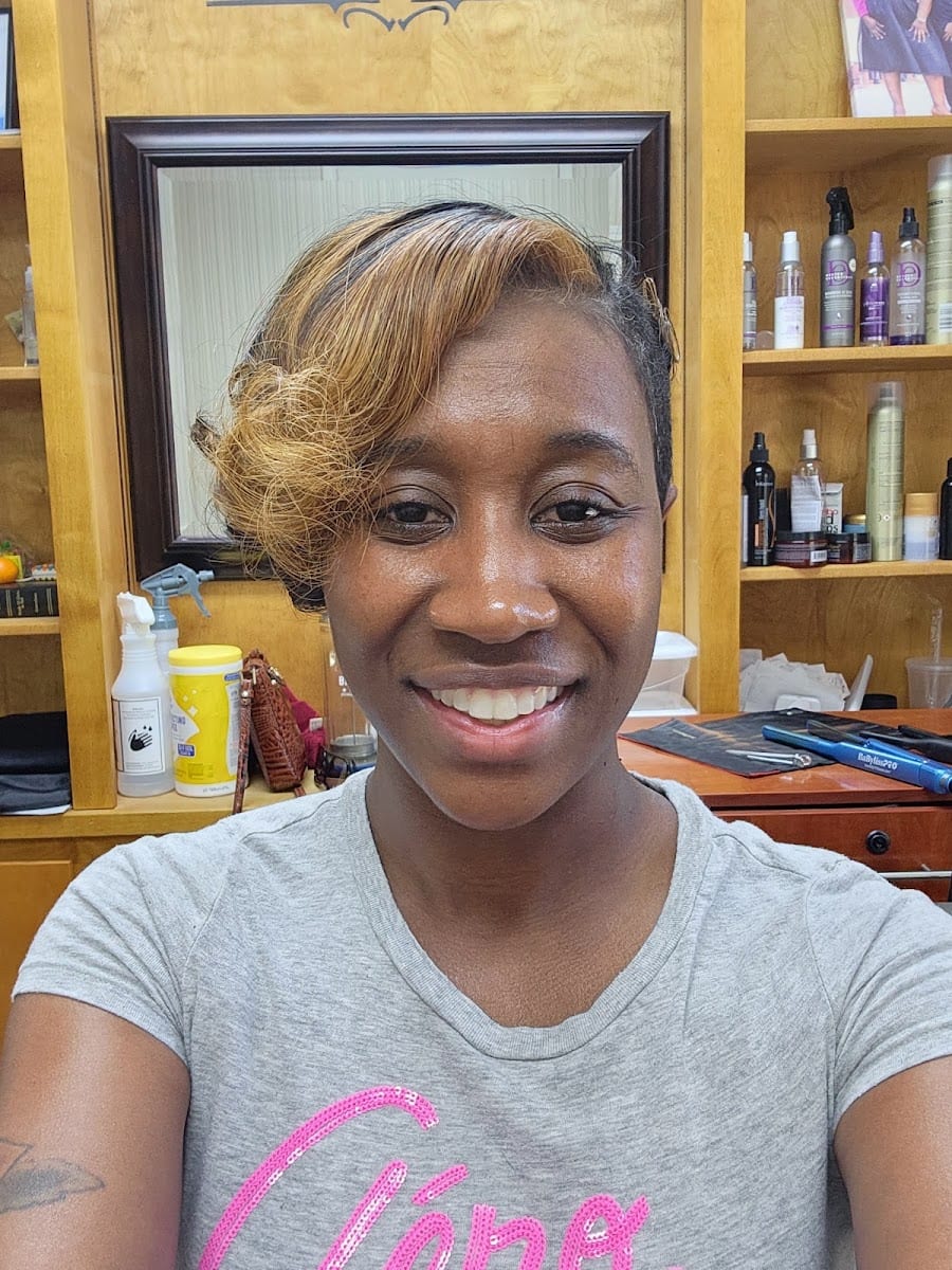Melissa White @ Xquisite Hair Salon, photo 2