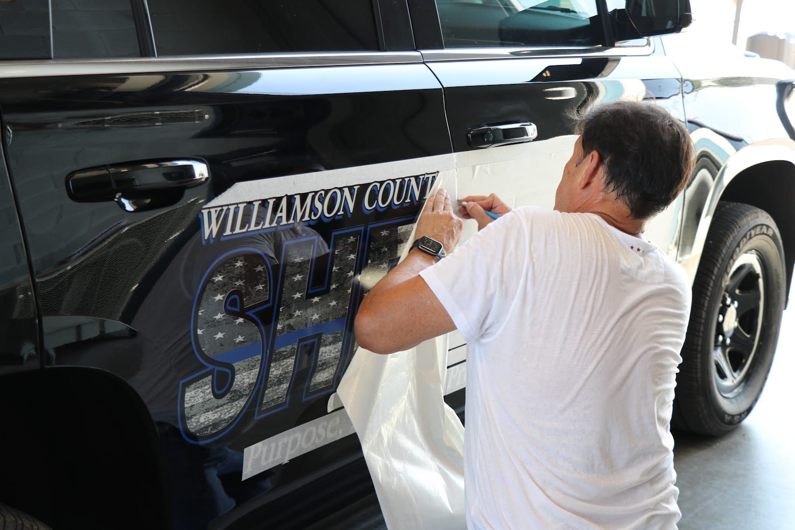 Larry Perez Signs & Graphix