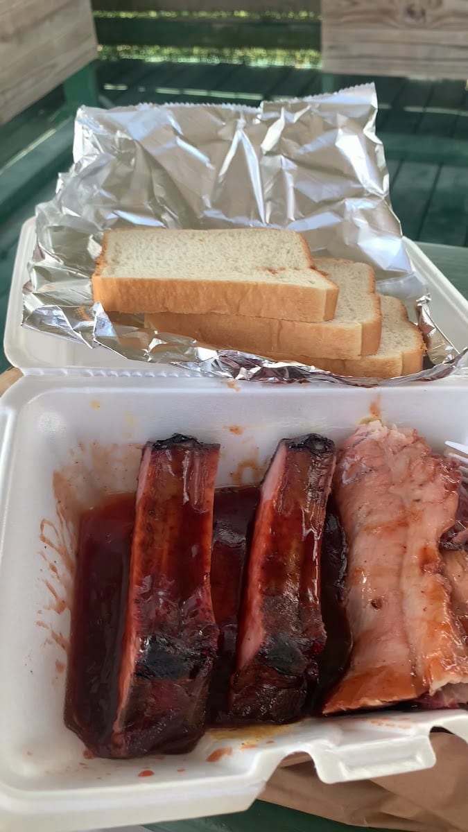 Broussard's Barbecue, photo 2