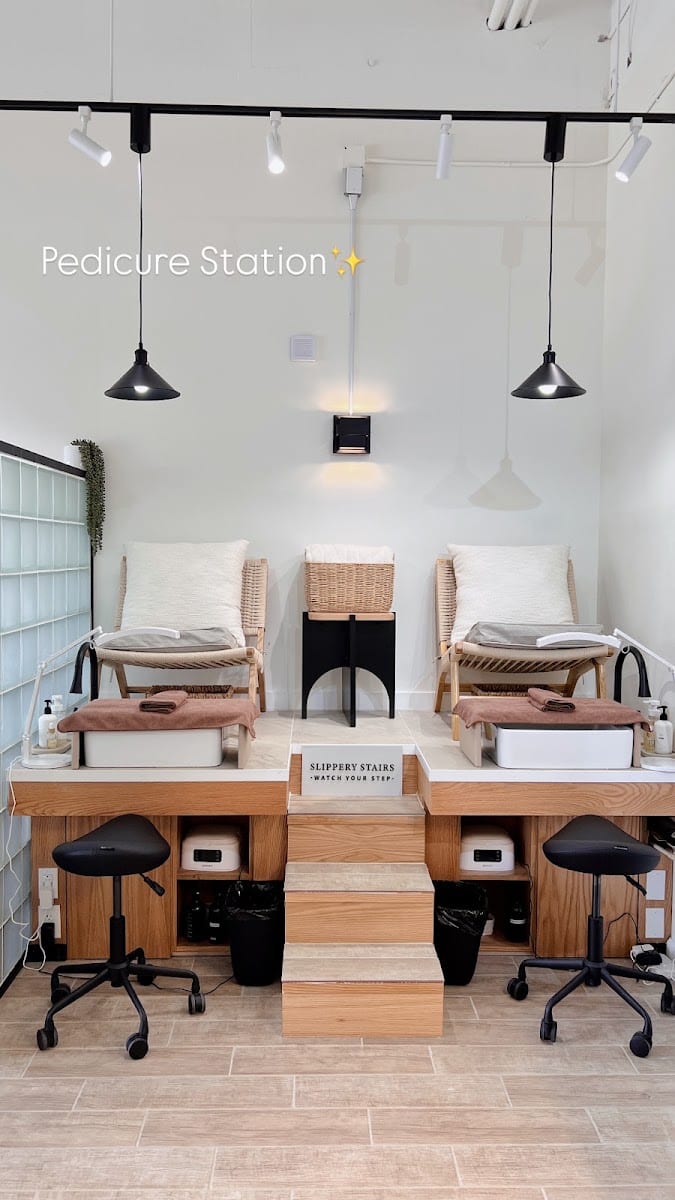 TATI (Premium Nail Salon)