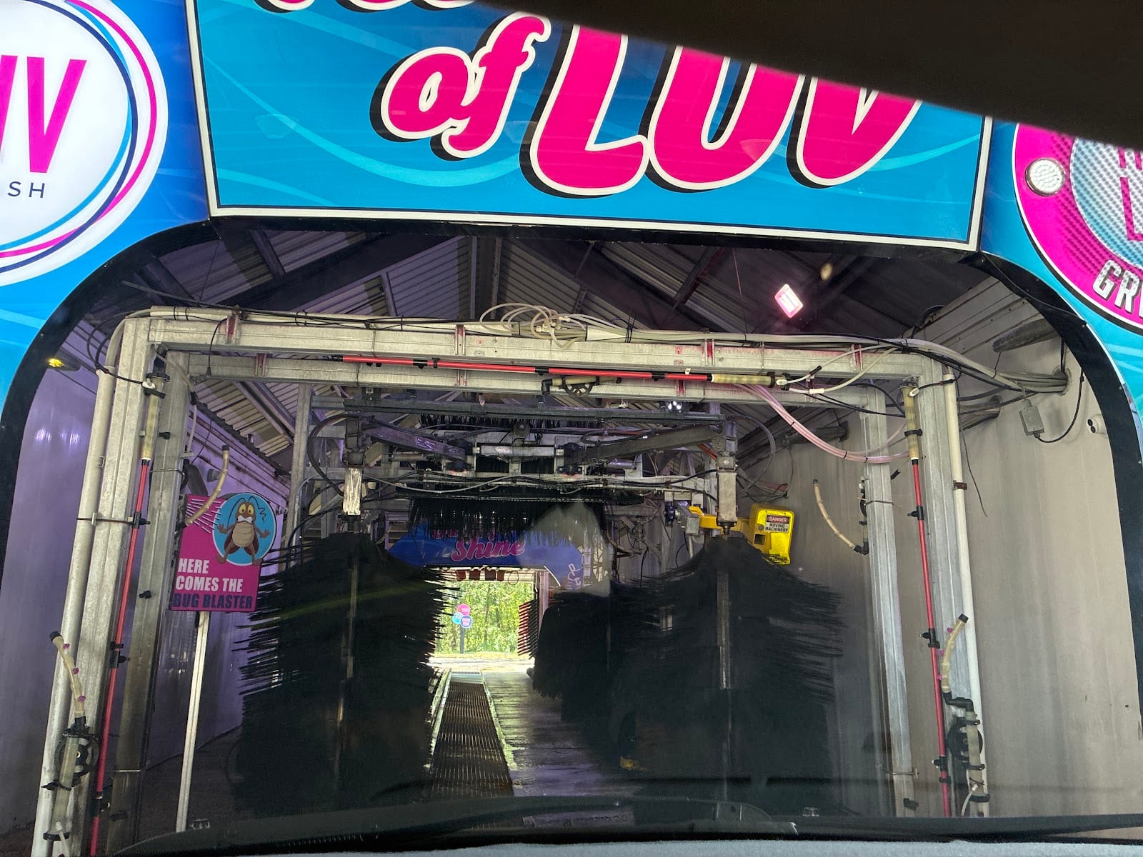 LUV Car Wash, photo 2