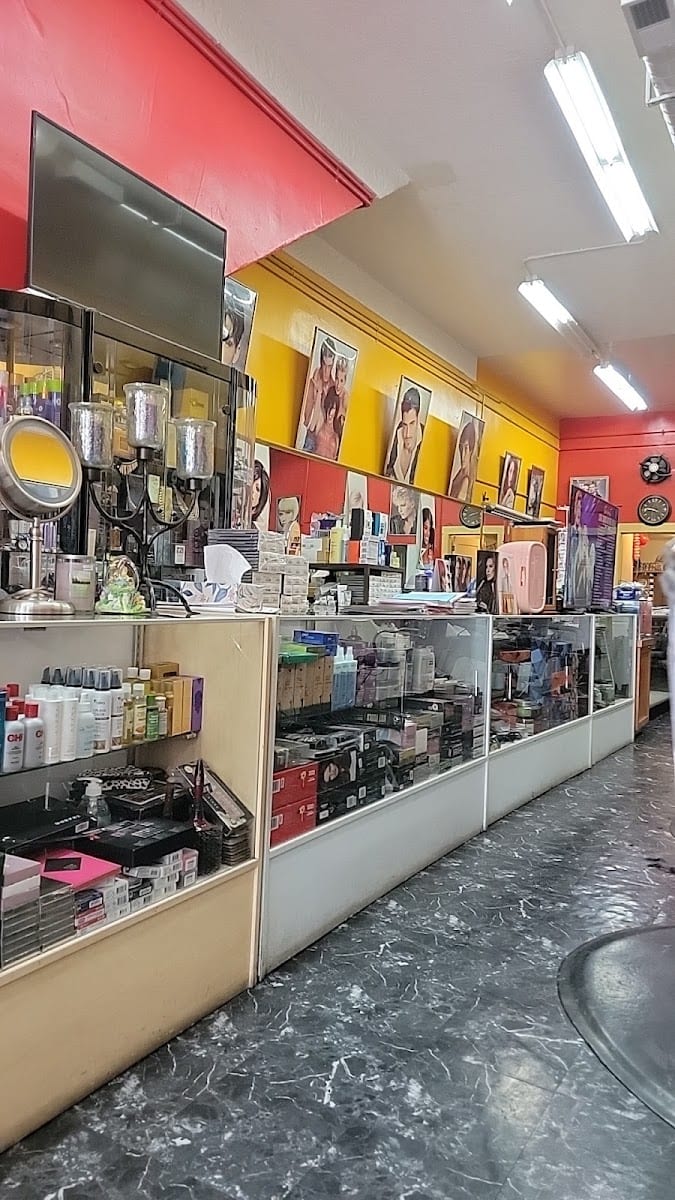 Hollywood Beauty Salon
