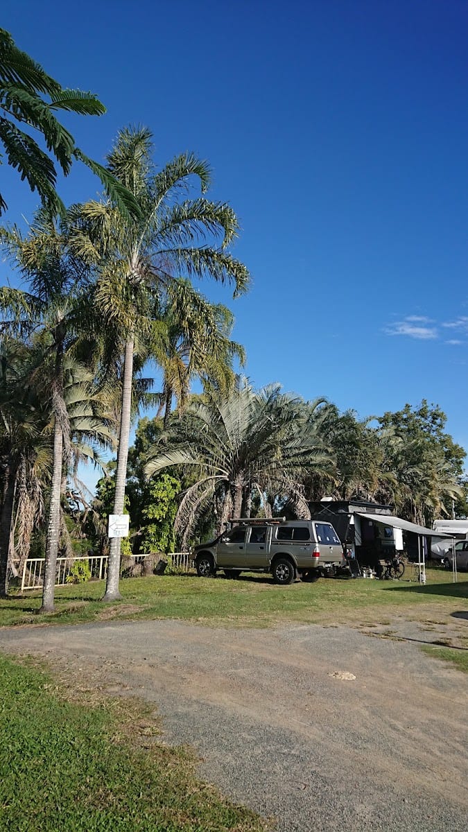 Hilltop Caravan Park
