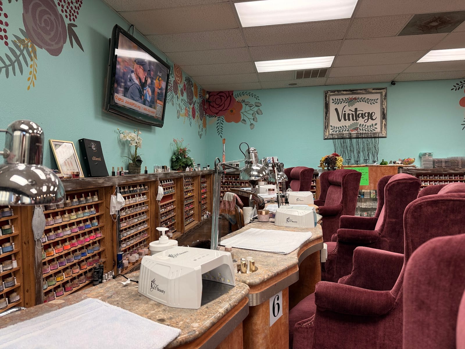 Vintage Nails & Spa, photo 2