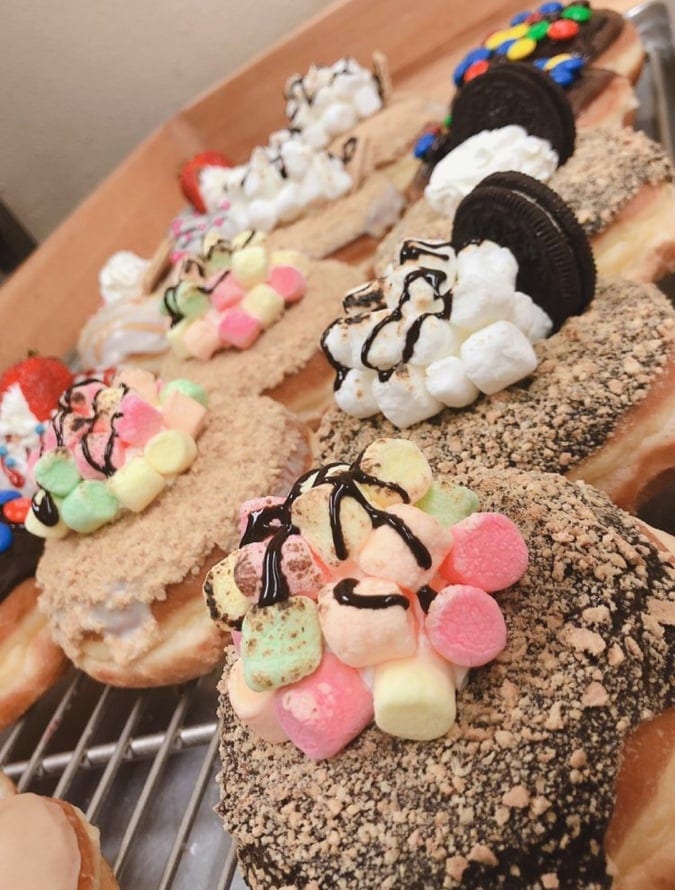 Dey's Donuts & Croissant