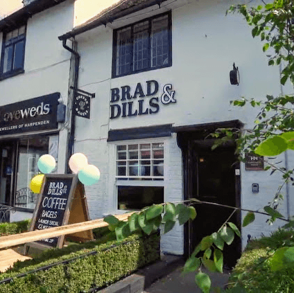 Brad & Dills, photo 2