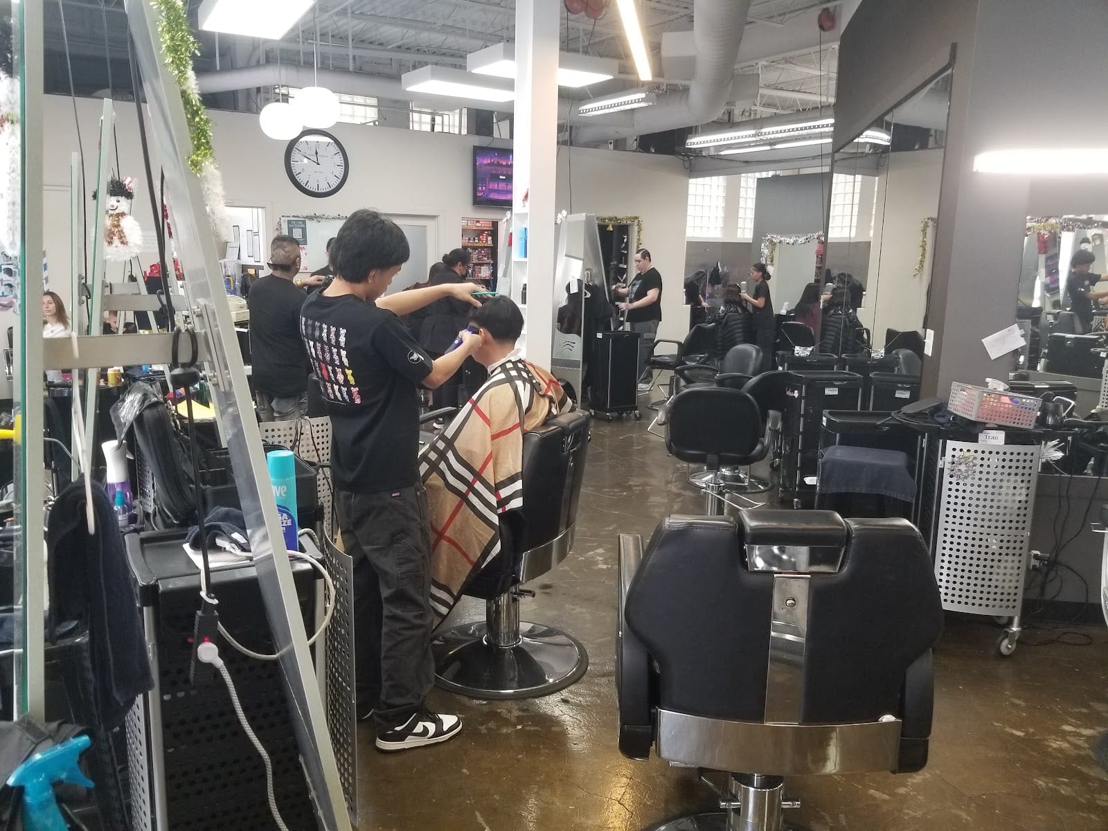 Hawaii Institute of Hair Design - Admissions Office, photo 3