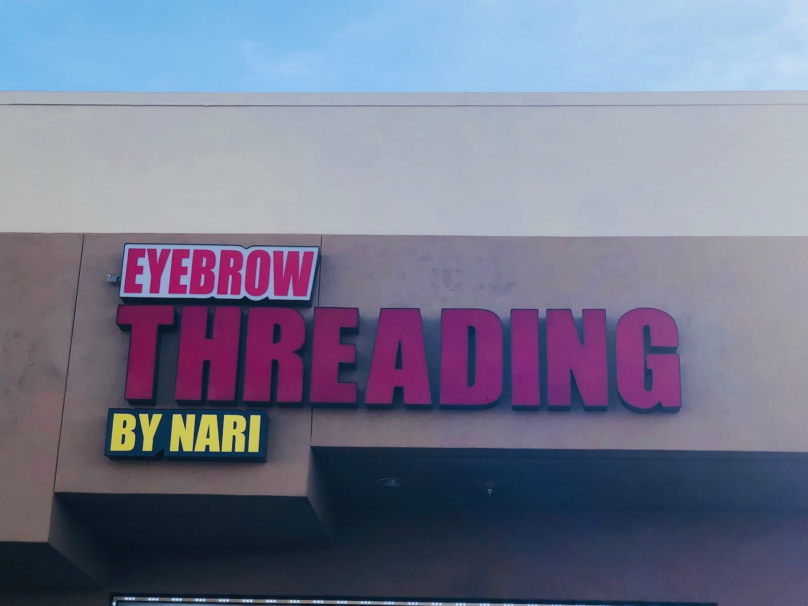 Eyebrow Threading by Lida