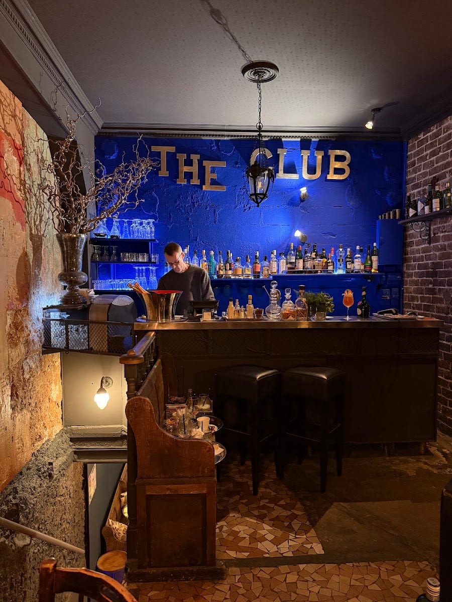 The Club, photo 4