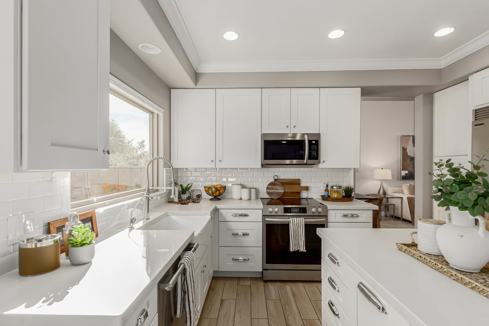 Leandra Mora | Scottsdale Realtor Luxury & Relocation Specialist
