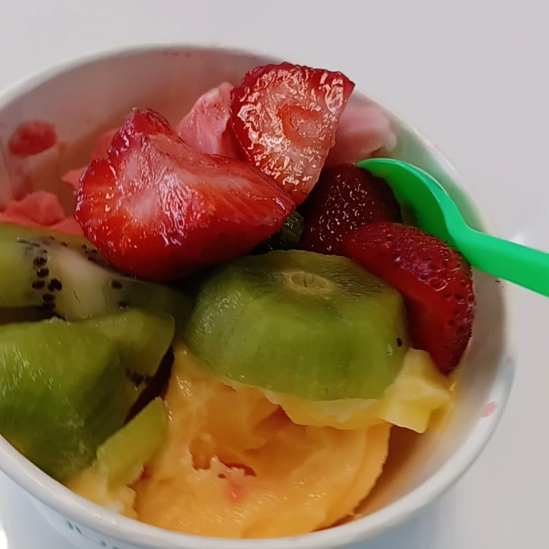 Yogurtini Self Serve - Nellis Blvd, photo 2