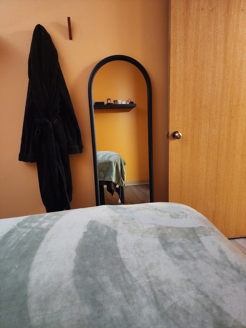 Soothing Sage Therapeutic Massage, photo 3