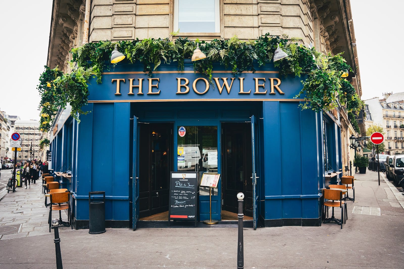 The Bowler, photo 2