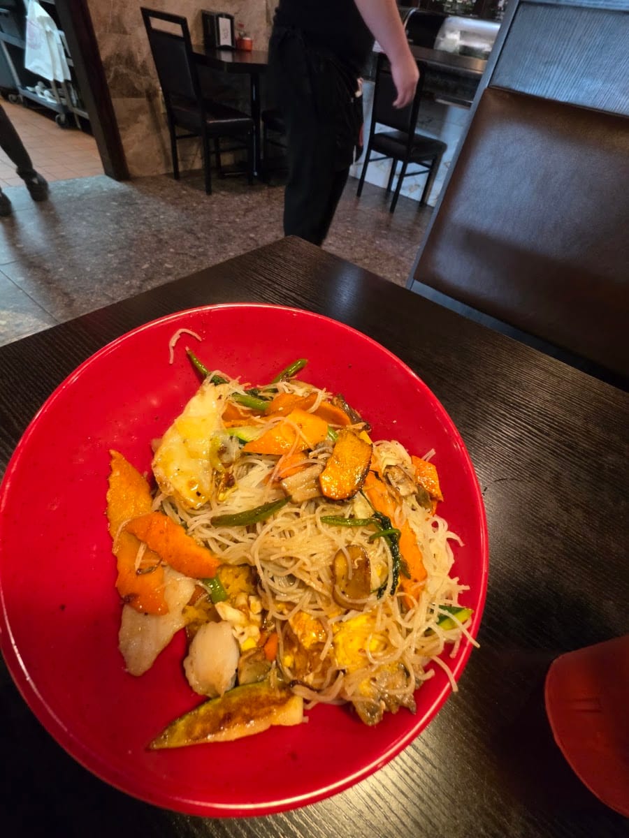 YUMMY BOWL Mongolian Stir-fry and sushi