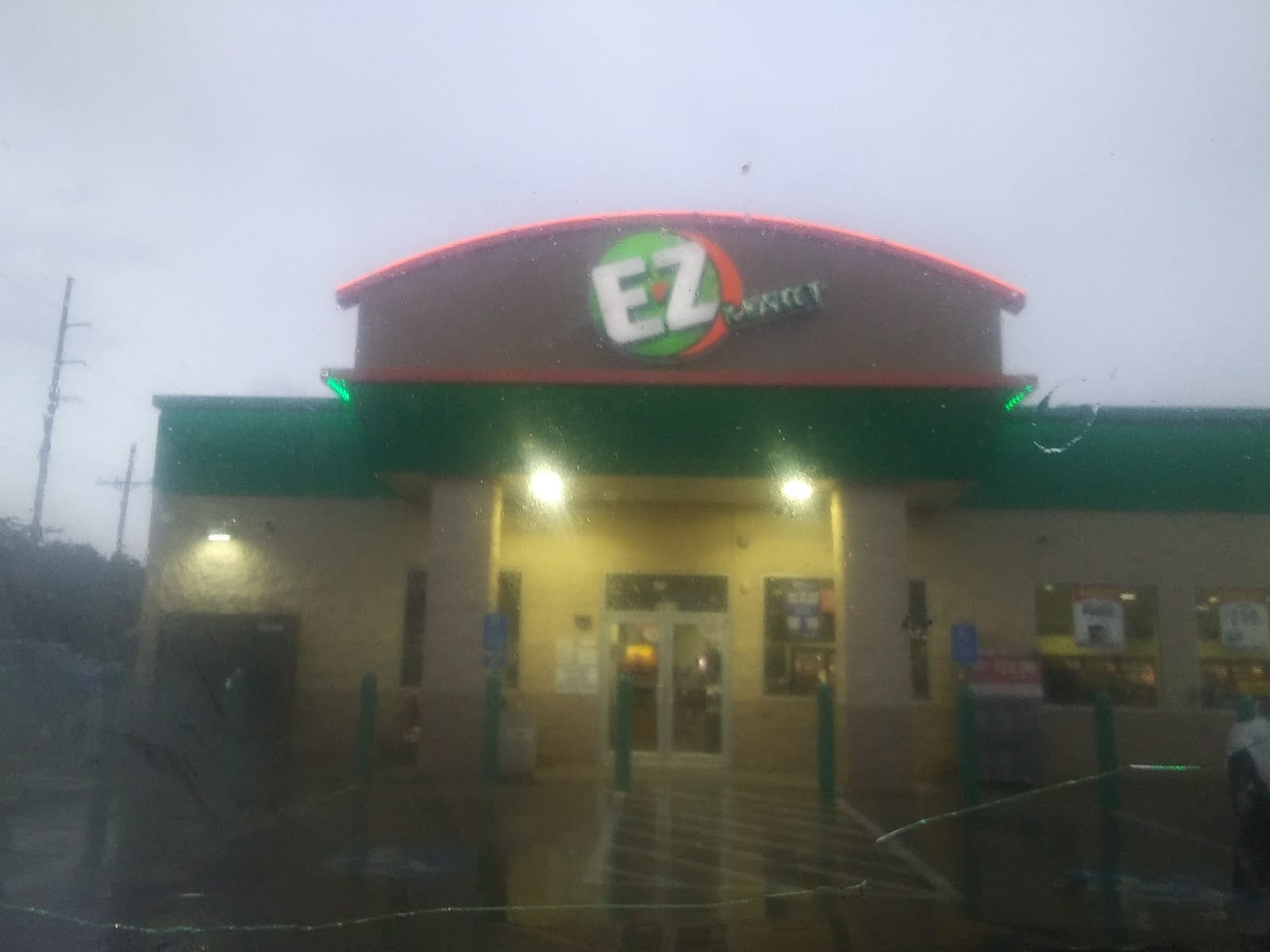 E-Z Mart, photo 2