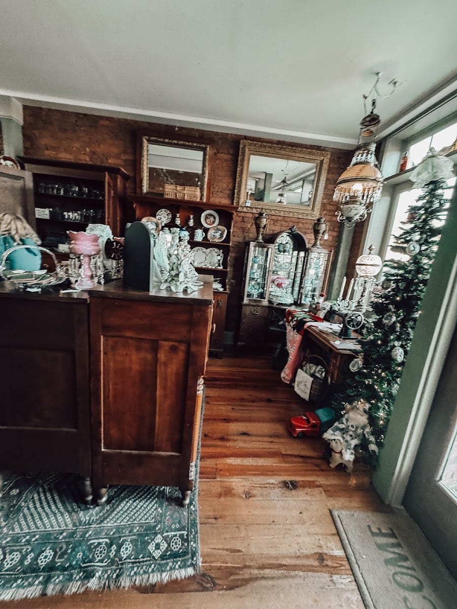 Madison Station Antiques, photo 3