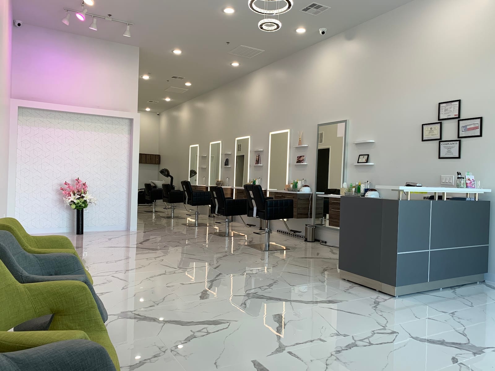Lawish Beauty Salon, photo 2