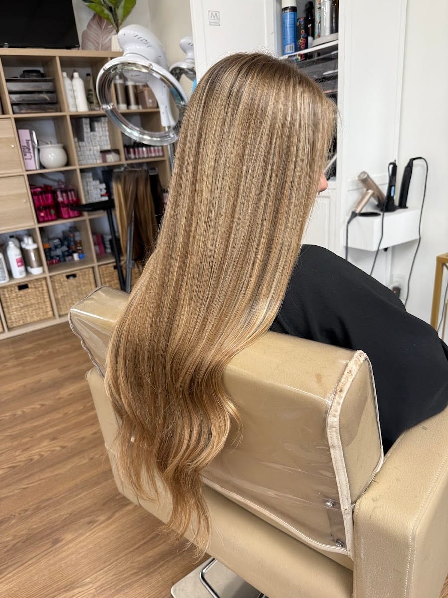 Helena Benson hair