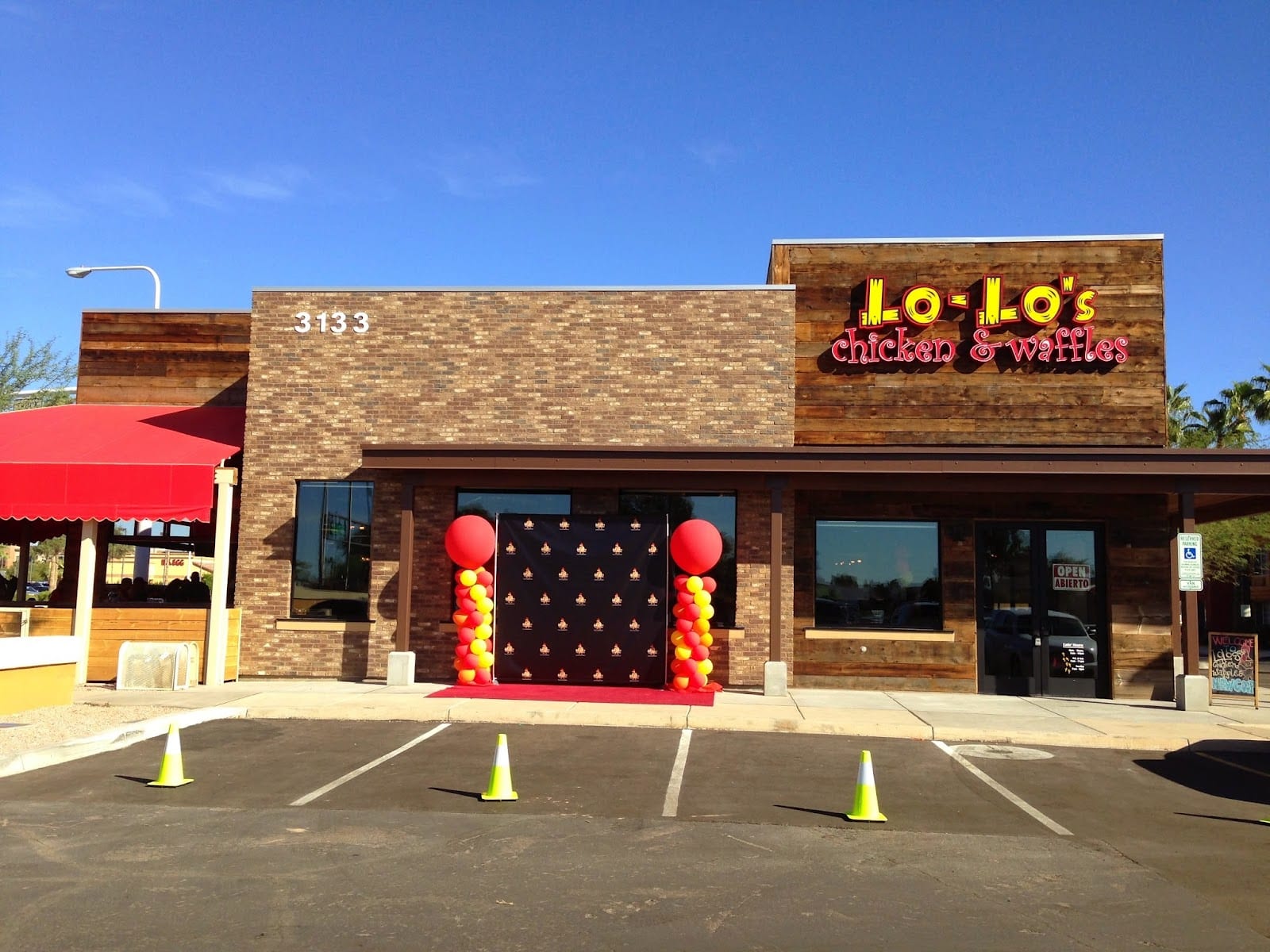 Lo-Lo's Chicken and Waffles, photo 2