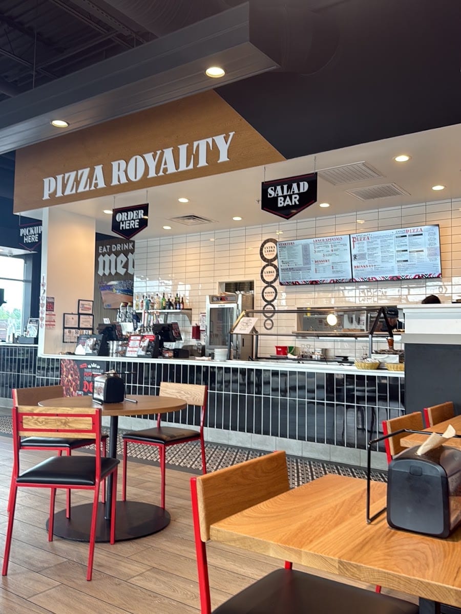 Round Table Pizza, photo 2