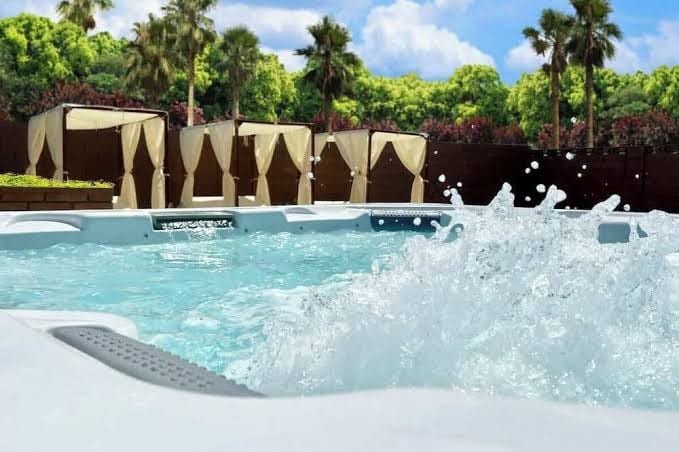 Spacious 5-bedroom house in charming guard gated golf course community!, photo 2