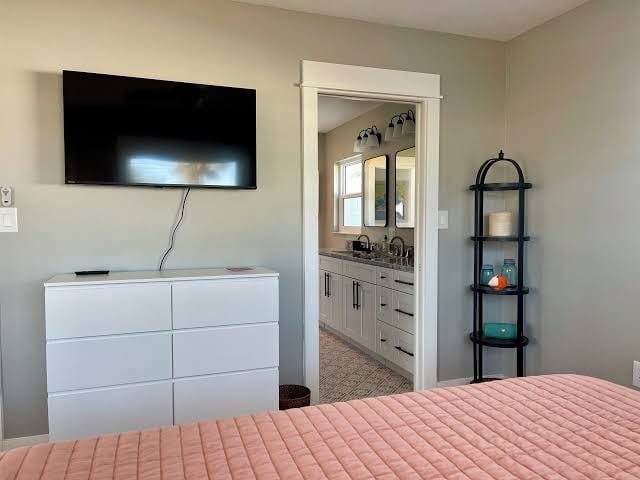 Coco NoKo cozy beach cottage + Swimming pool! Golf cart and pet friendly!, photo 2